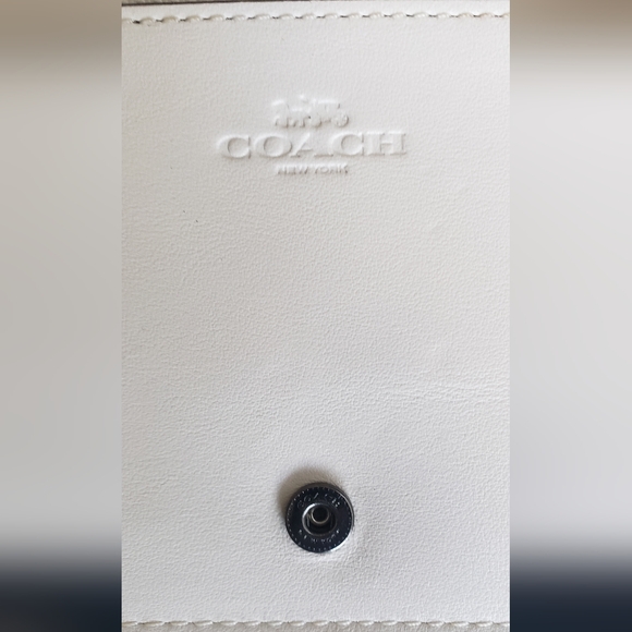 💫Hayden Foldover Crossbody Clutch With Rivets. - Picture 6 of 13